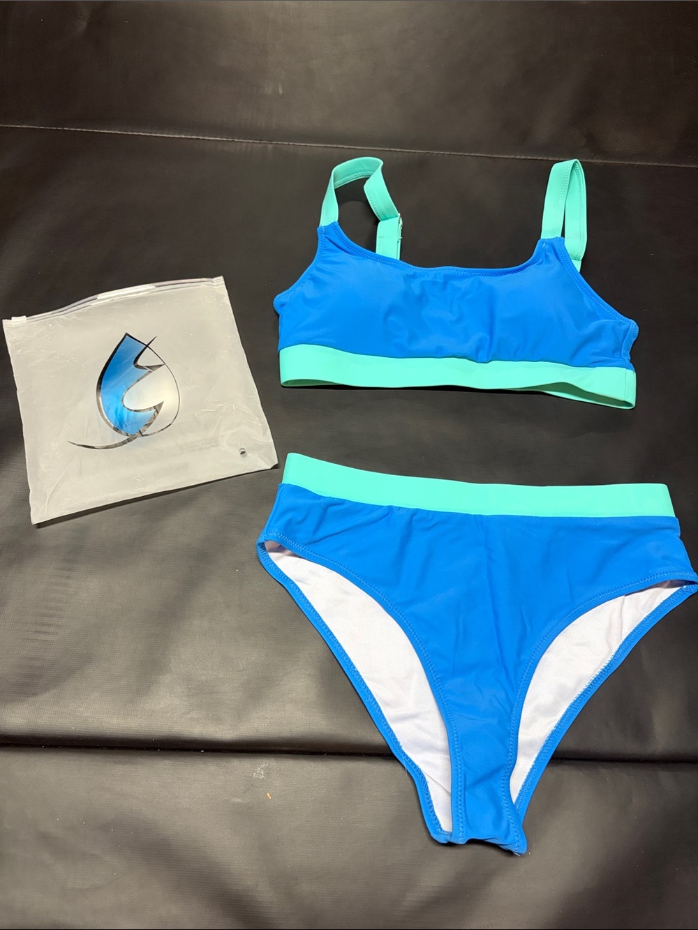 Zinpretty 2 piece women swimsuit size small. New, never worn.